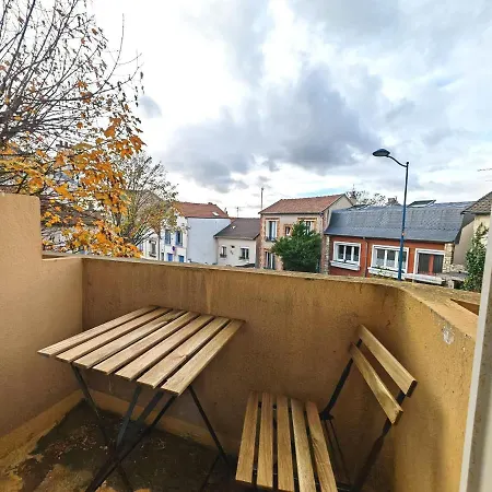 Appartement Balcon / 2 Pieces Aux Lilas *